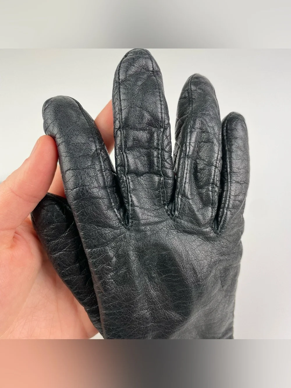 VTG Black Leather Women's Small Lined Driving Gloves Minimalist Classic Pull-On